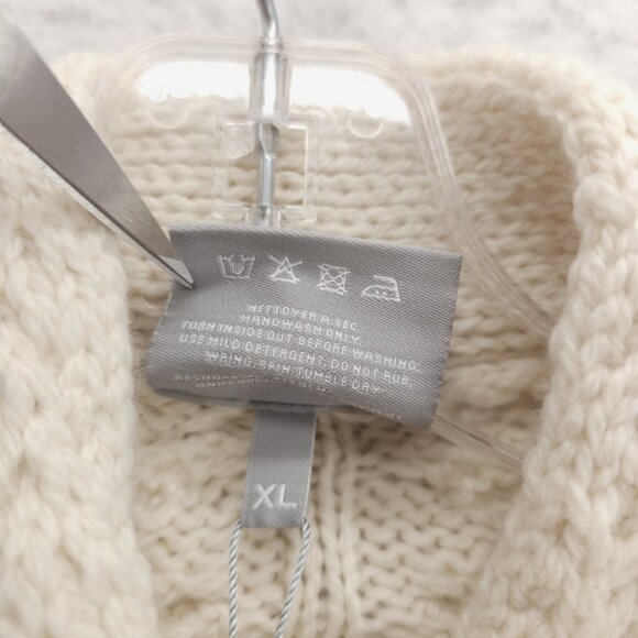 NWT ARAN Super Soft Merino Wool 3-Button Cardigan Asymmetrical Cable Knit XL - Picture 8 of 14